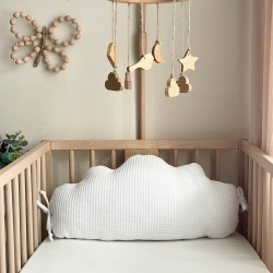 Pernuta decorativa patut bebe din tesatura vafe Norisor alb